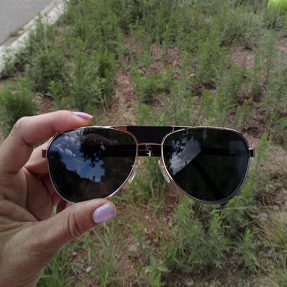 GOLD&WOOD - Picture 1 of 5